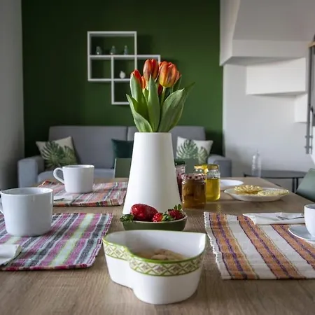 Apartment 180° On The