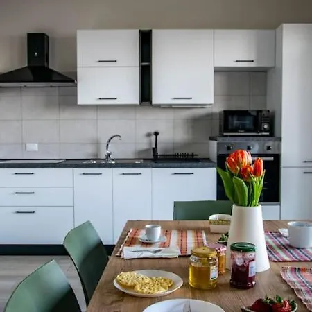 Apartment 180° On The