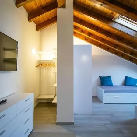 Apartment 180° On The Pella