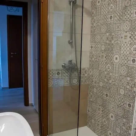 Apartment 180° On The *