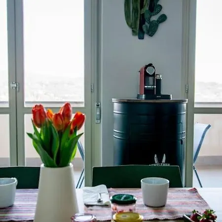 Apartment 180° On The *