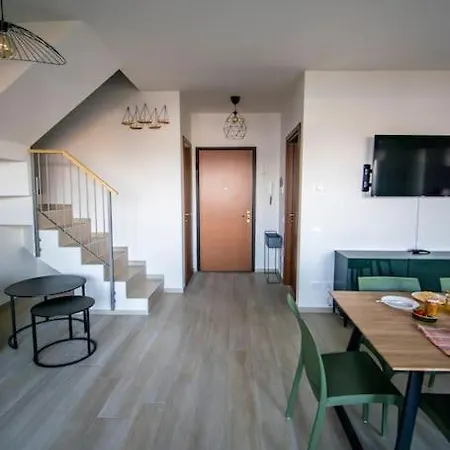 Apartment 180° On The